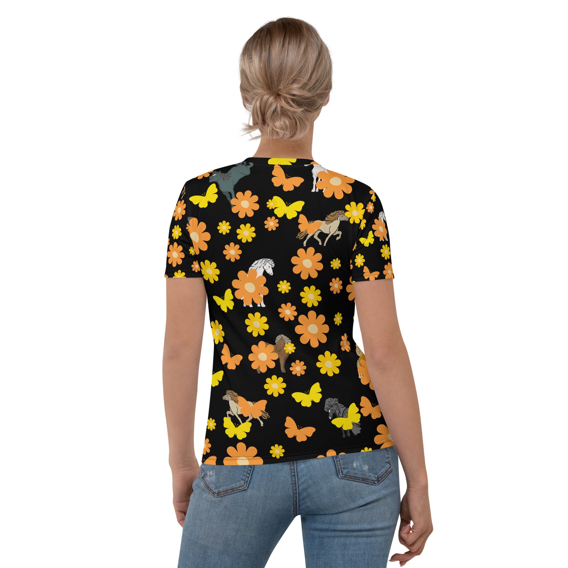 Field of Daisies Icelandic horse women's t-shirt - IamGlytja